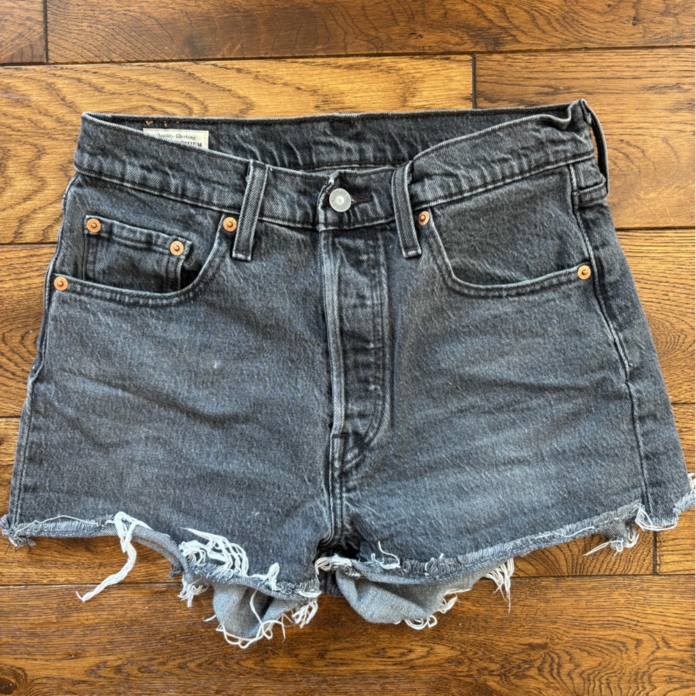 levi’s distressed black shorts